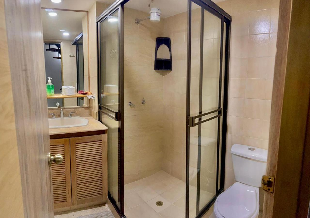 Hotel Torre Primavera Меделин Екстериор снимка
