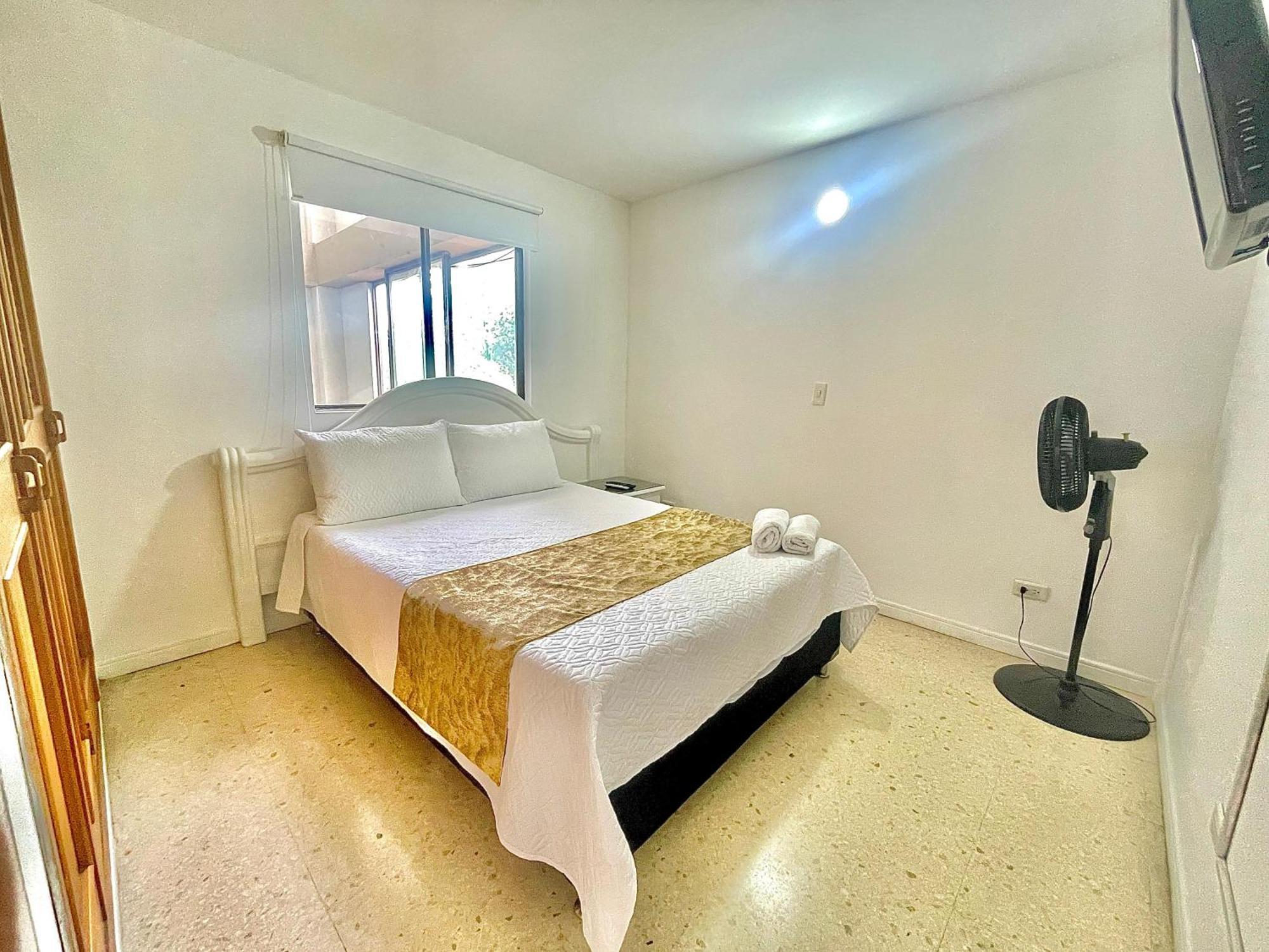 Hotel Torre Primavera Меделин Екстериор снимка