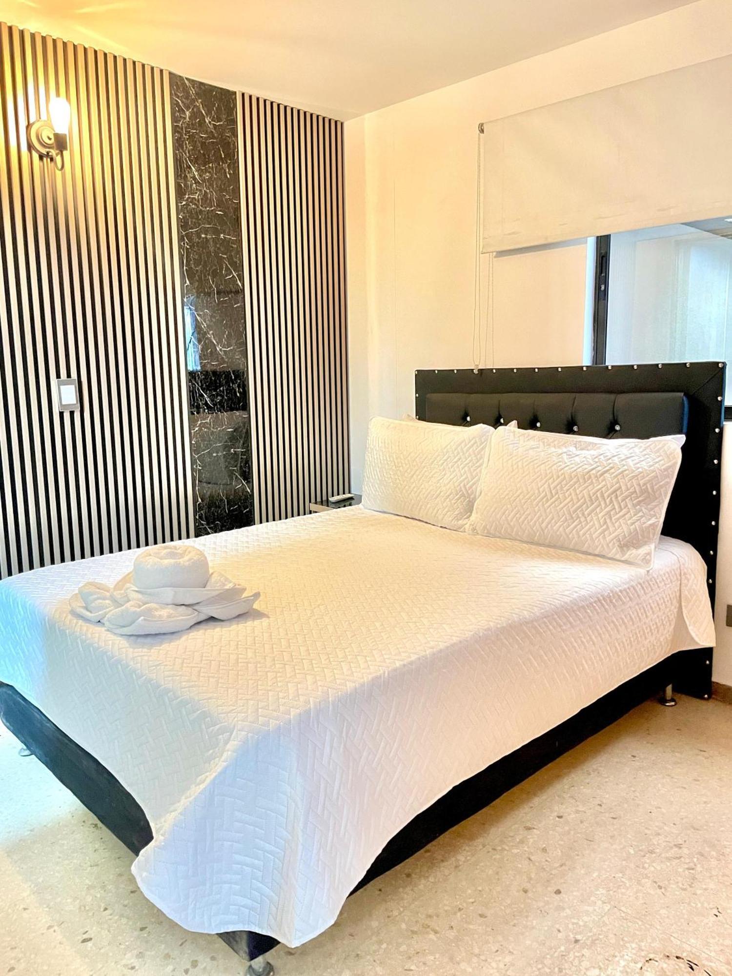 Hotel Torre Primavera Меделин Екстериор снимка