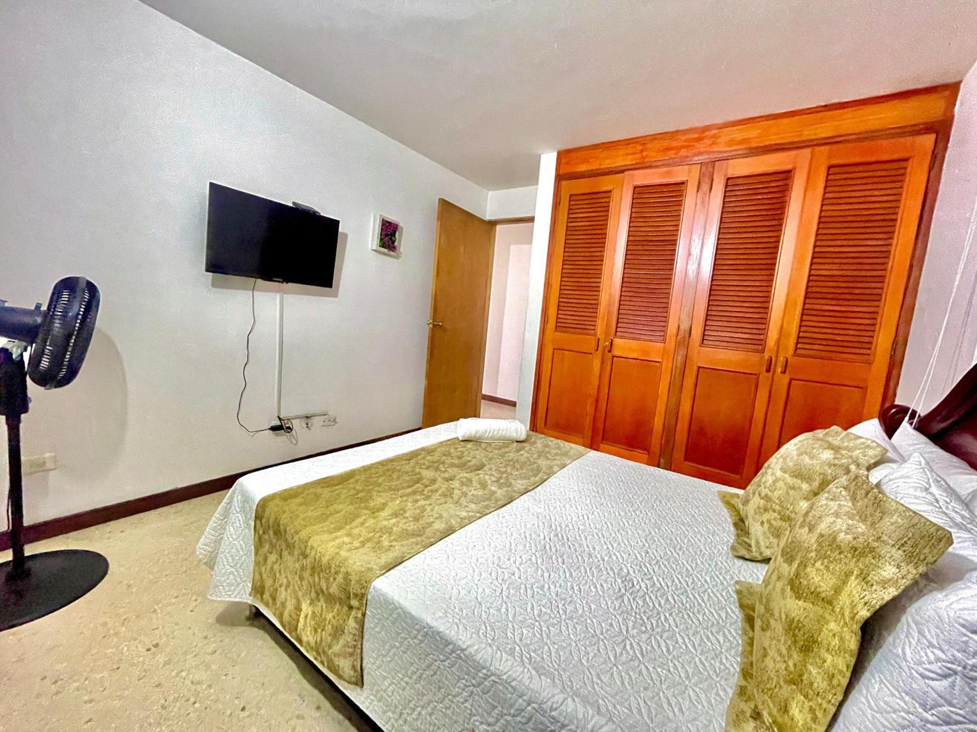 Hotel Torre Primavera Меделин Екстериор снимка