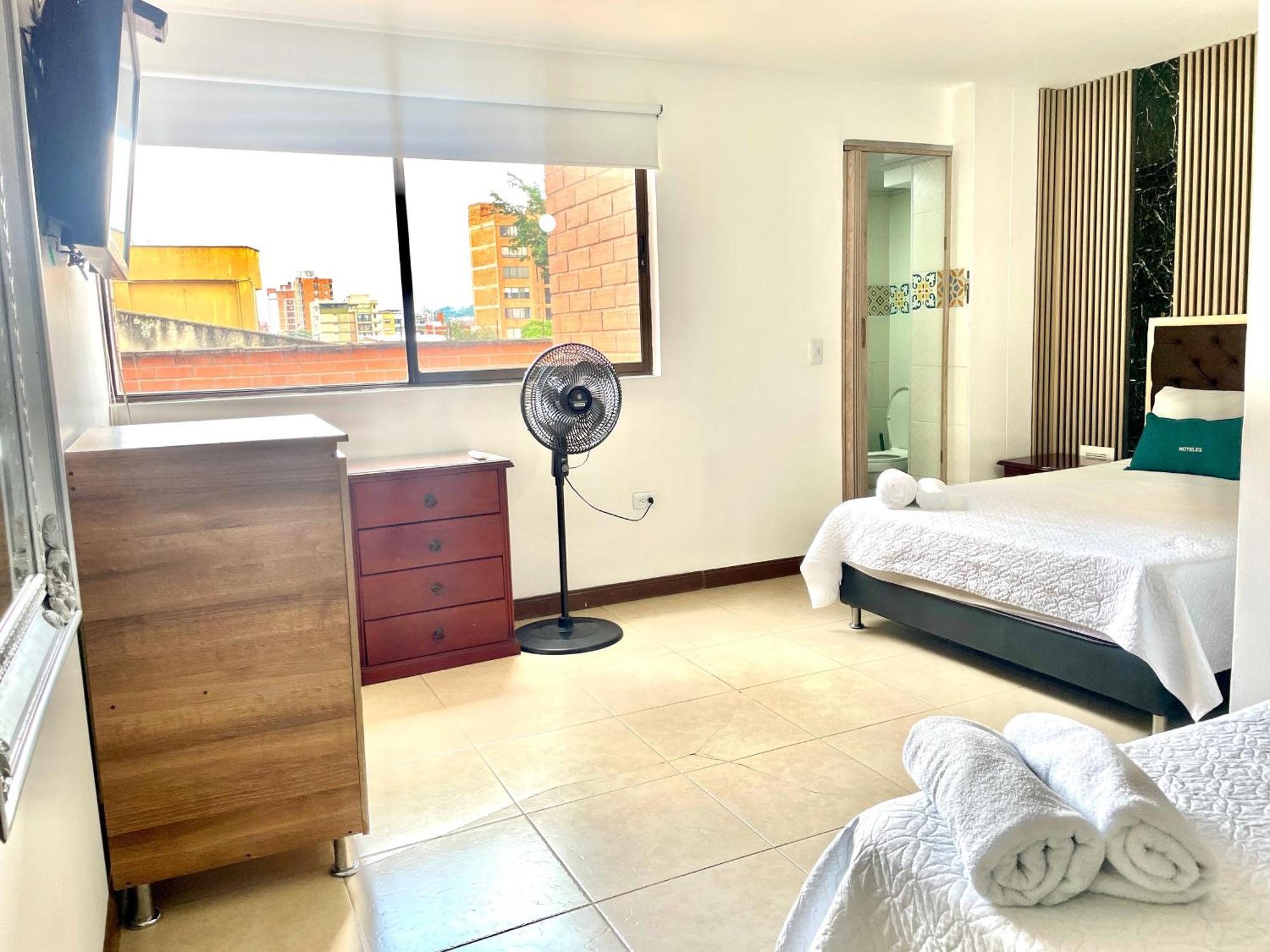 Hotel Torre Primavera Меделин Екстериор снимка