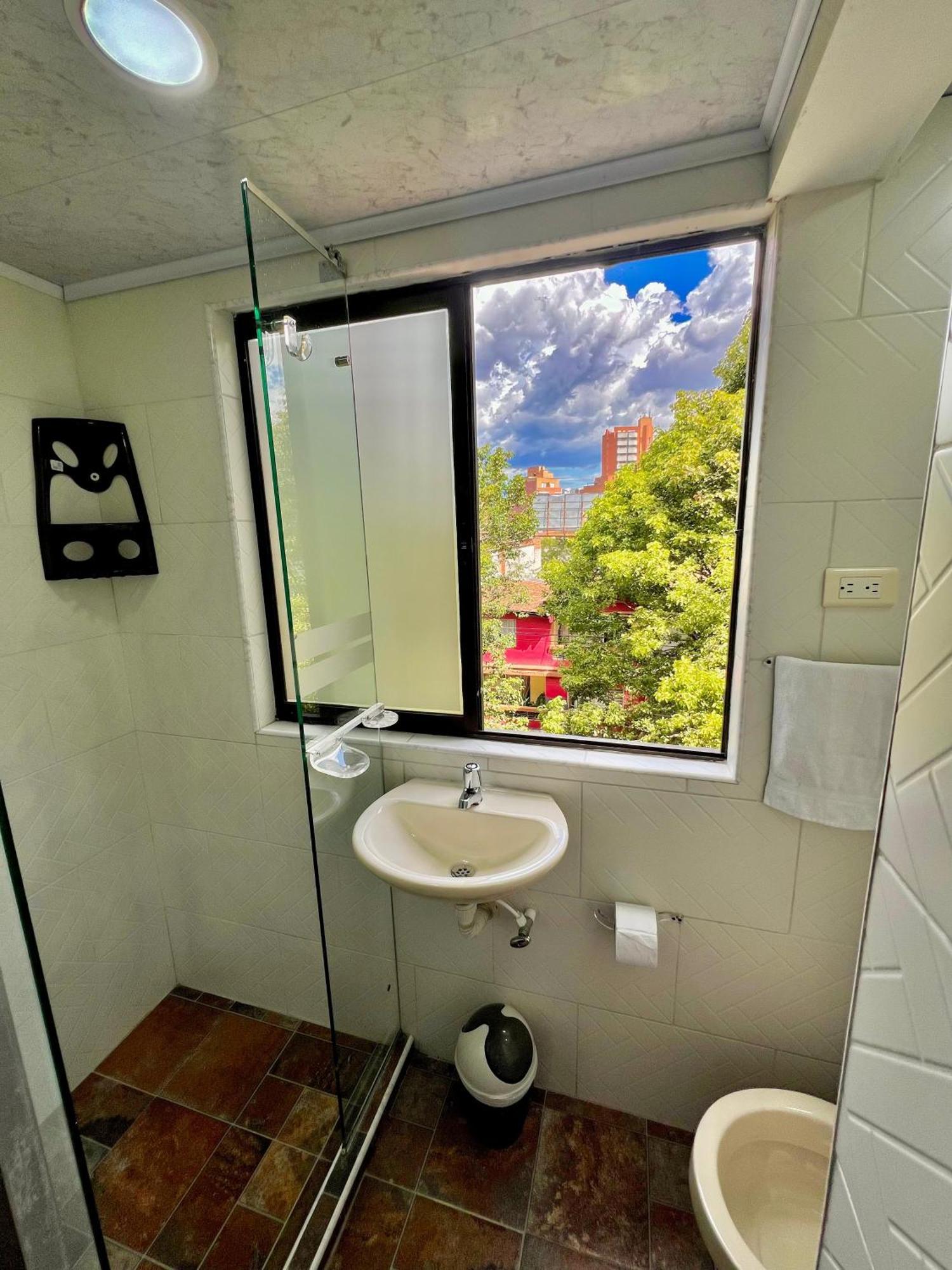 Hotel Torre Primavera Меделин Екстериор снимка